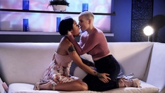 Pussy Land - Lesbian sluts on the couch licking